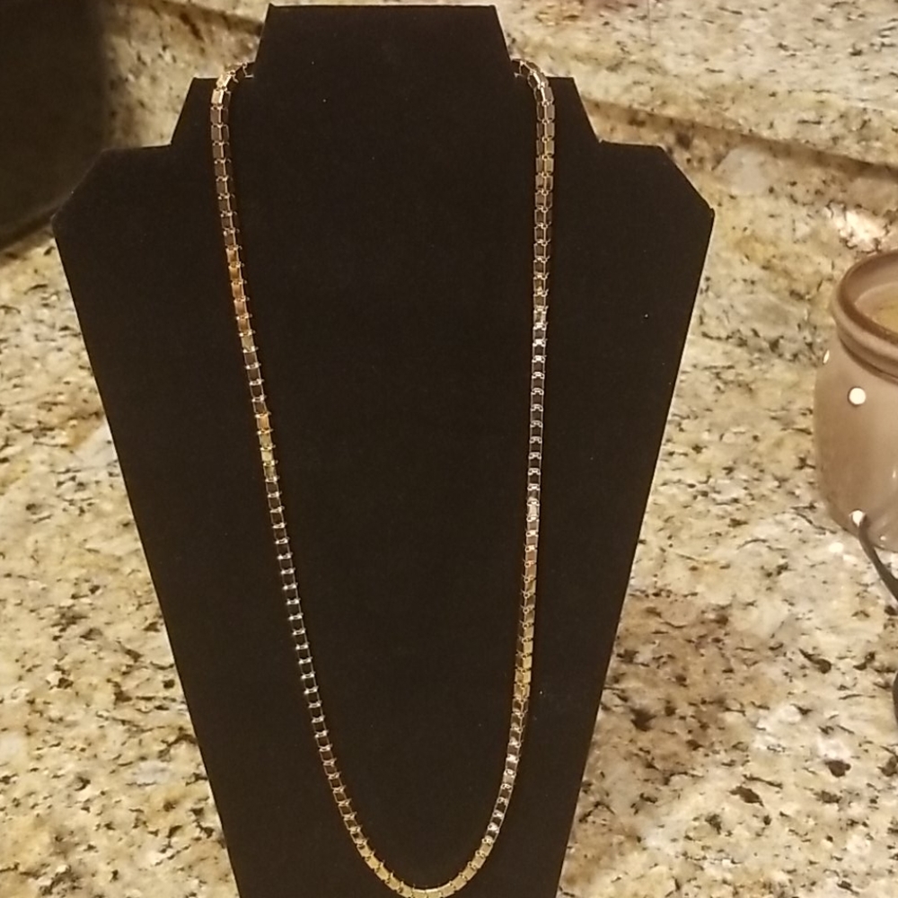 NECKLACE - Picture 3 of 3